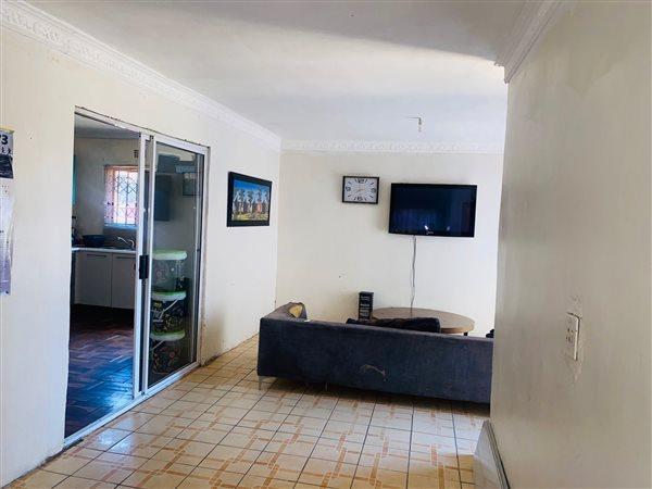 3 Bedroom Property for Sale in Sabata Dalindyebo Square Western Cape
